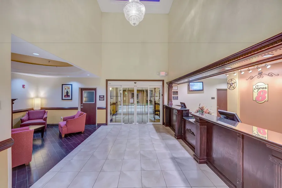 Super 8 by Wyndham Hidalgo/McAllen Area hotel detail image 2