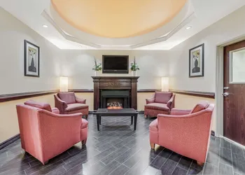 Super 8 by Wyndham Hidalgo/McAllen Area hotel thumbnail 3