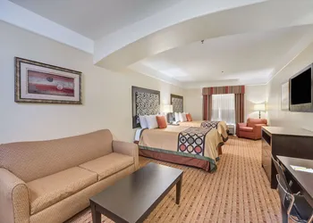 Super 8 by Wyndham Hidalgo/McAllen Area hotel thumbnail 4