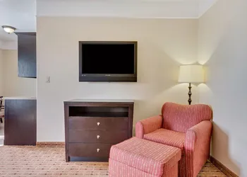Super 8 by Wyndham Hidalgo/McAllen Area hotel thumbnail 6