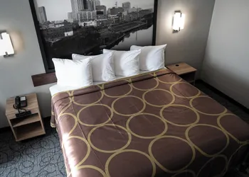 Super 8 by Wyndham Antioch/Nashville South East hotel thumbnail 2