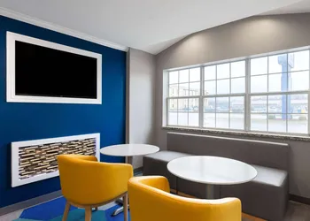 Microtel Inn & Suites by Wyndham Independence hotel thumbnail 3