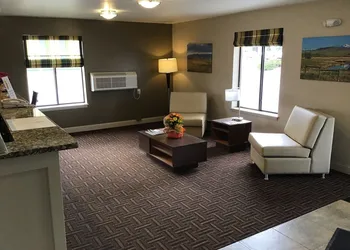 Super 8 by Wyndham Dillon hotel thumbnail 2