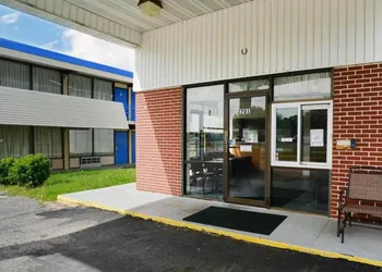 Loyalty Inn Maryville hotel thumbnail 2