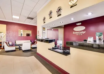 Econo Lodge Tampa near Busch Gardens hotel thumbnail 7