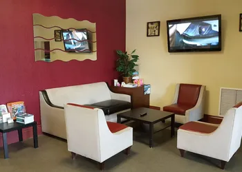 Econo Lodge Tampa near Busch Gardens hotel thumbnail 8