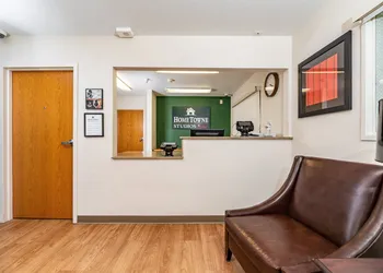 HomeTowne Studios by Red Roof Fresno - West hotel thumbnail 3