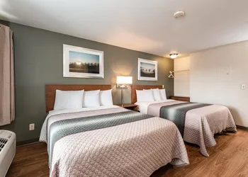 HomeTowne Studios by Red Roof Fresno - West hotel thumbnail 7
