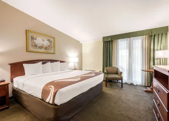 Quality Inn & Suites Tarpon Springs South hotel thumbnail 4