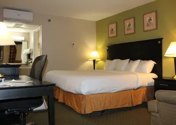 Quality Inn & Suites Moline - Quad Cities hotel thumbnail 7