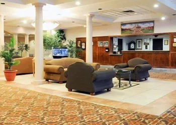 Quality Inn & Suites Palm Island Indoor Waterpark hotel thumbnail 2