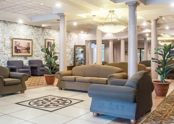 Quality Inn & Suites Palm Island Indoor Waterpark hotel thumbnail 3