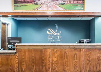 Quality Inn & Suites Palm Island Indoor Waterpark hotel thumbnail 5