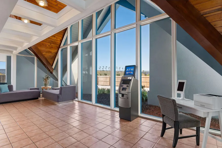 Baymont by Wyndham Intl Speedway/I-95/Daytona Beach hotel detail image 2