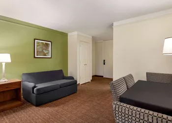 Baymont by Wyndham Intl Speedway/I-95/Daytona Beach hotel thumbnail 4