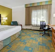 La Quinta Inn & Suites by Wyndham Ft. Lauderdale Airport hotel detail image 3