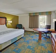 La Quinta Inn & Suites by Wyndham Ft. Lauderdale Airport hotel detail image 7