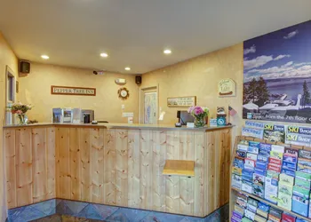 Pepper Tree Inn hotel thumbnail 2