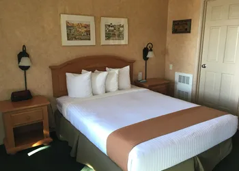 Pepper Tree Inn hotel thumbnail 4