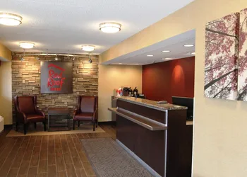 Red Roof Inn Albany Airport hotel thumbnail 2