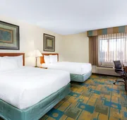 La Quinta Inn & Suites by Wyndham Chicago Willowbrook hotel detail image 3