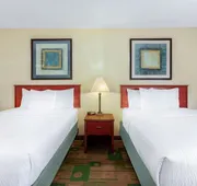 La Quinta Inn & Suites by Wyndham Chicago Willowbrook hotel detail image 5
