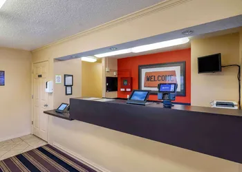 Extended Stay America Select Suites Tampa North Airport hotel thumbnail 2