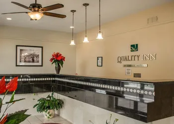 Quality Inn near Manatee Springs State Park hotel thumbnail 2