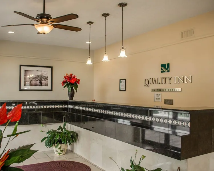 Quality Inn near Manatee Springs State Park hotel detail image 2