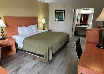 Quality Inn near Manatee Springs State Park hotel thumbnail 5