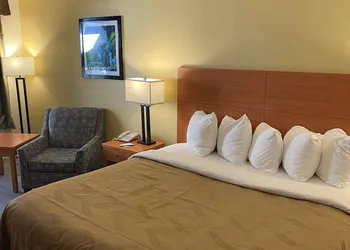 Quality Inn near Manatee Springs State Park hotel thumbnail 6