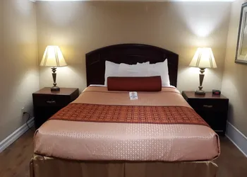 Rodeway Inn hotel thumbnail 4