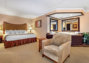 Best Western Plus Oswego Hotel and Conference Center hotel thumbnail 6