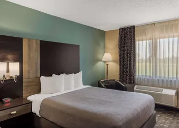Quality Inn Galesburg near US Highway 34 and I-74 hotel thumbnail 2