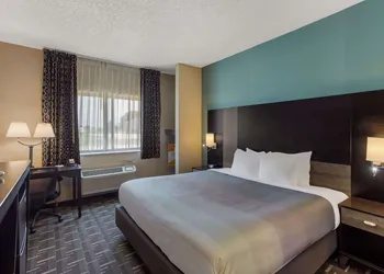 Quality Inn Galesburg near US Highway 34 and I-74 hotel thumbnail 3