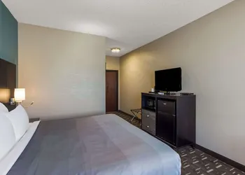 Quality Inn Galesburg near US Highway 34 and I-74 hotel thumbnail 4