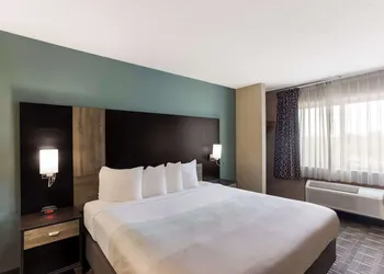 Quality Inn Galesburg near US Highway 34 and I-74 hotel thumbnail 6
