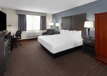 Baymont by Wyndham Chester IL hotel thumbnail 4