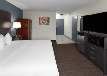 Baymont by Wyndham Chester IL hotel thumbnail 5