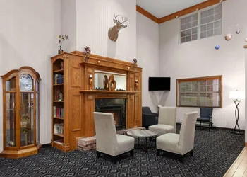 Baymont by Wyndham Chester IL hotel thumbnail 2