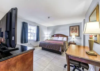Rodeway Inn & Suites Haines City - Winter Haven hotel thumbnail 4