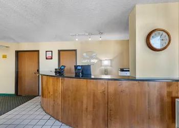 Econo Lodge Longmont East hotel thumbnail 3