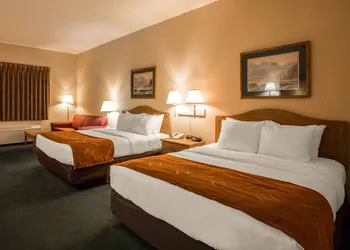 Super 8 by Wyndham Cherokee hotel thumbnail 3