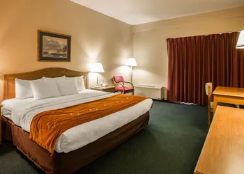 Super 8 by Wyndham Cherokee hotel thumbnail 4