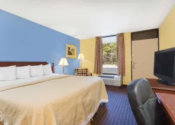 Days Inn by Wyndham Mocksville hotel thumbnail 3