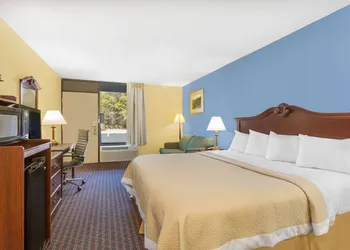 Days Inn by Wyndham Mocksville hotel thumbnail 7