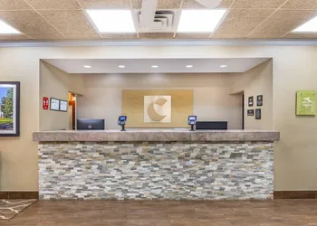 Comfort Inn Pinehurst - Southern Pines hotel thumbnail 7