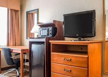 Quality Inn Sidney hotel thumbnail 7