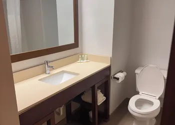 Quality Inn Waynesburg - Morrisville hotel thumbnail 8