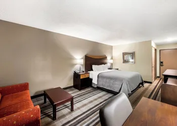 Quality Inn Bulls Gap hotel thumbnail 7